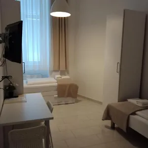 2* Πανσιόν Ch-hotel Luka Budget